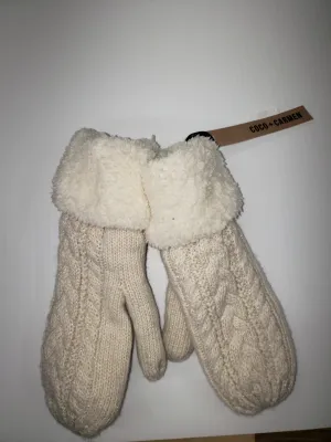 Cream Colored Mittens Coco & Carmen