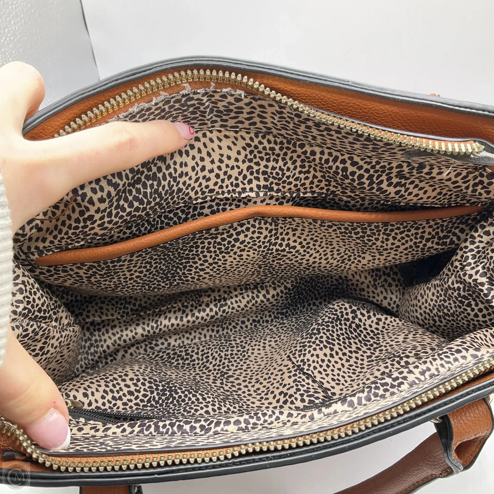 Crossbody By Cmf, Size: Medium