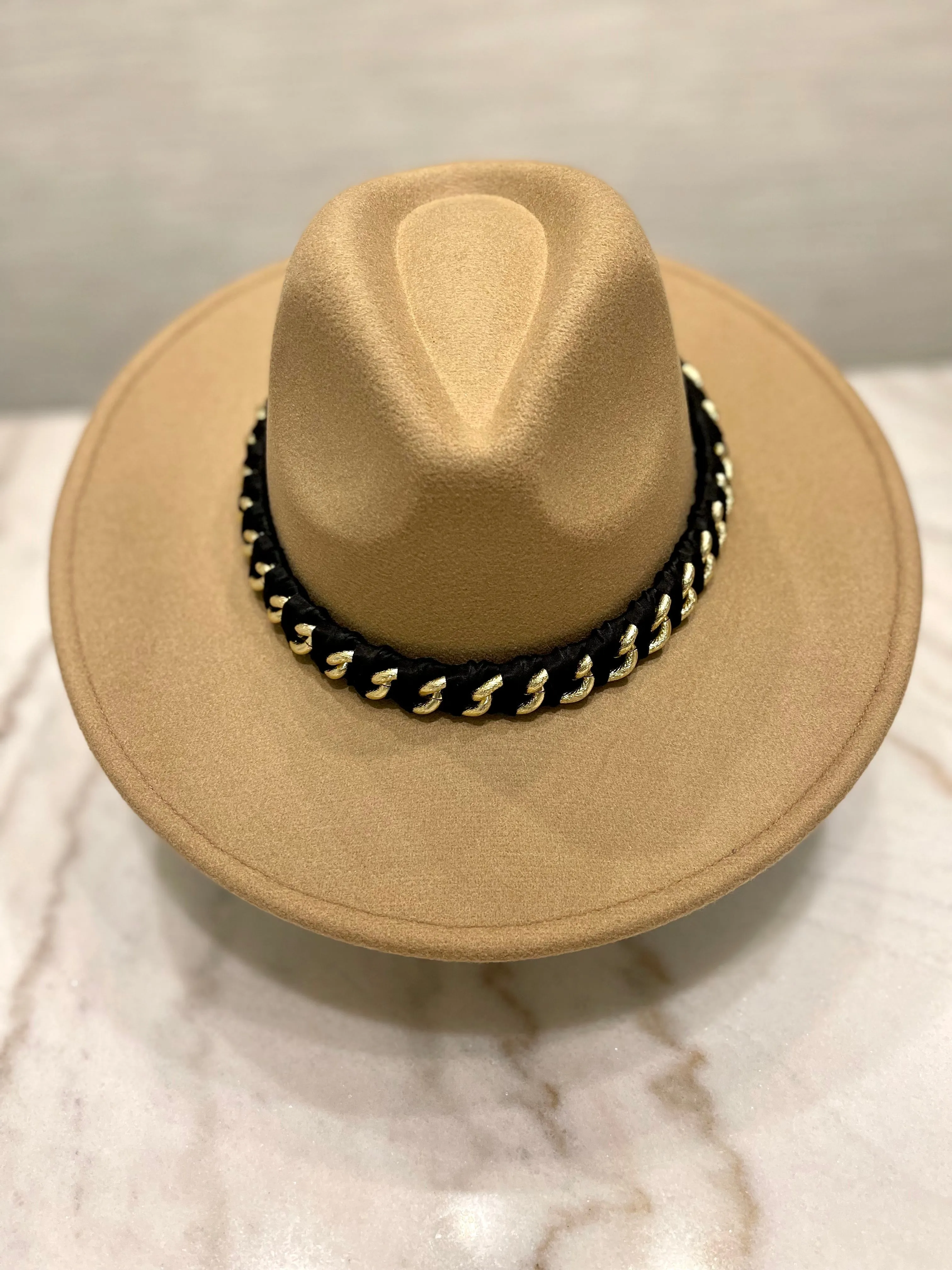 Fedora w/Chunky Rope Chain