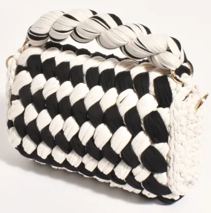 Handbag (AXD1832)