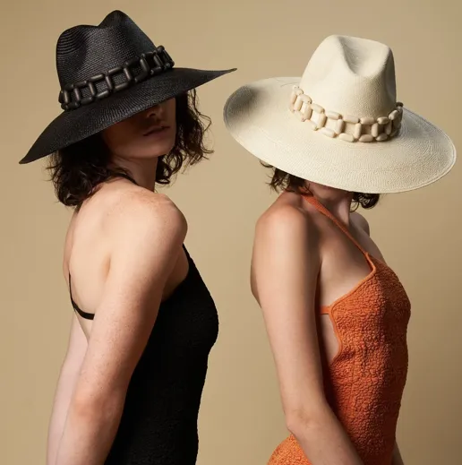 INE STRAW HAT WITH TAGUA BEADS - BLACK