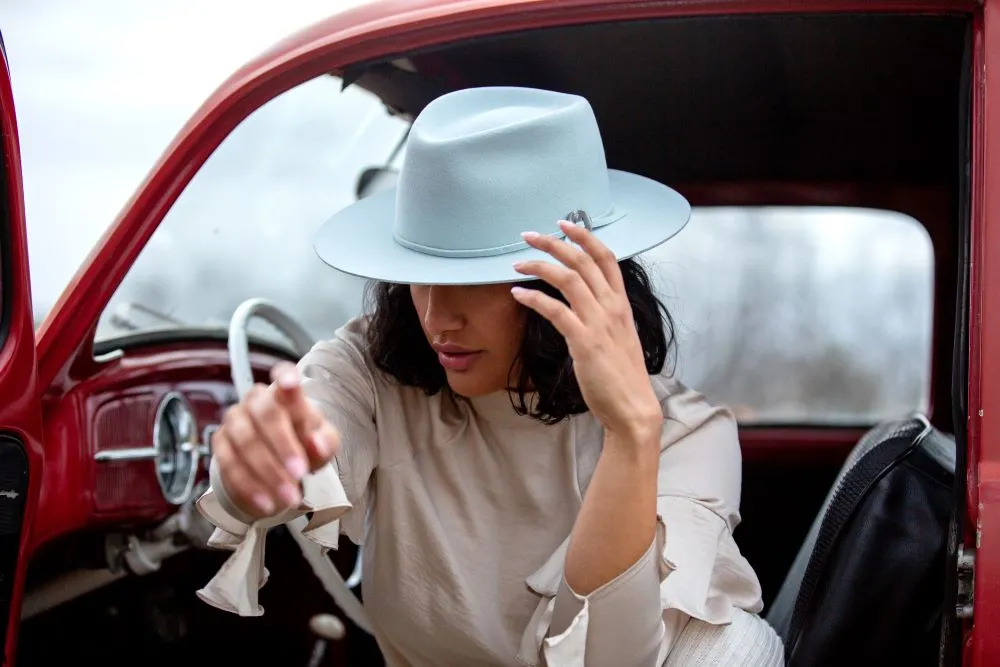 KENNY WIDE STIFF BRIM HAT - SKY