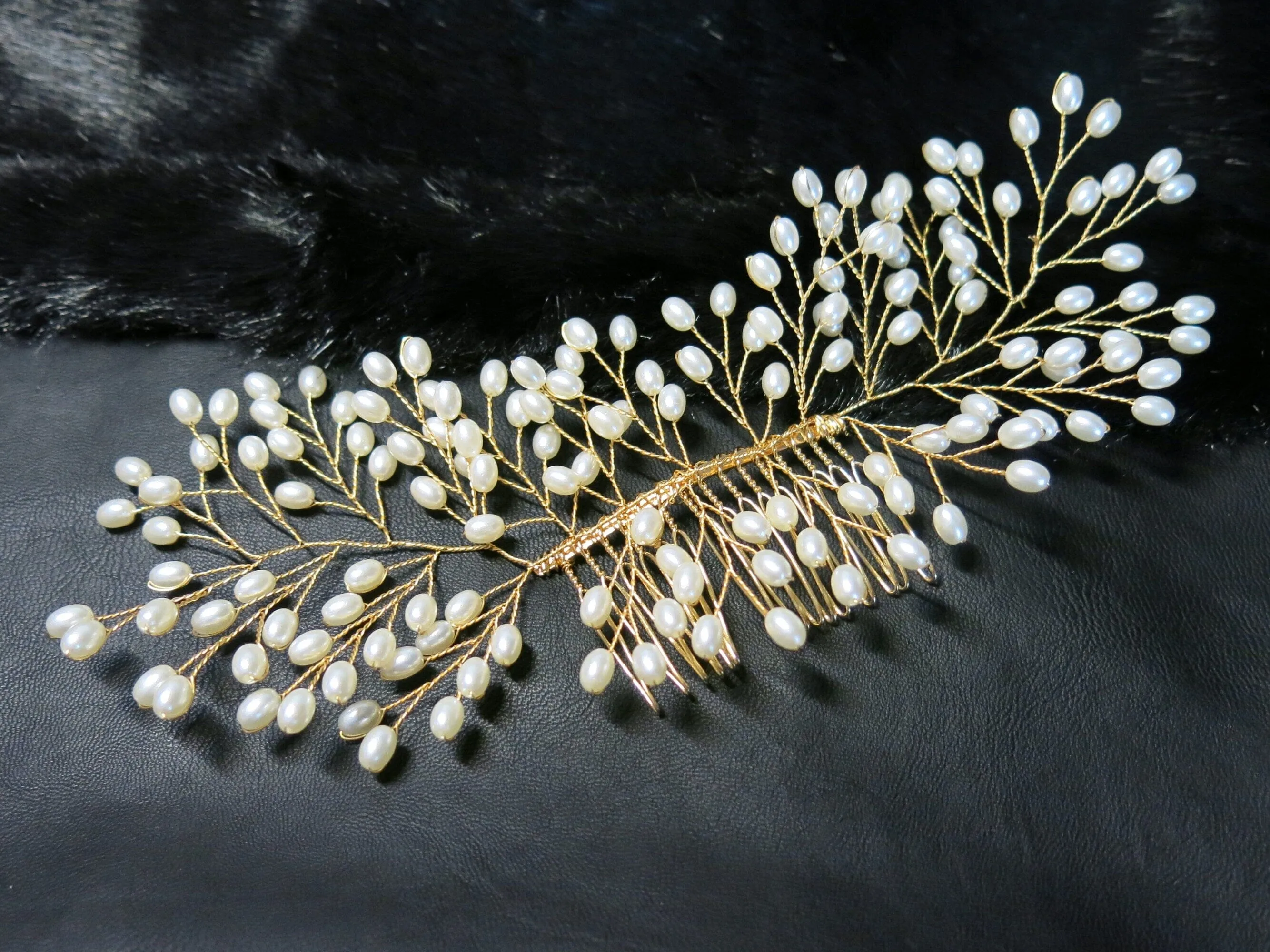 Large Oval Pearl Wedding Hair Comb Wire, Bridal Pearl Decorative Hair Comb Headpiece for Brides, Prom