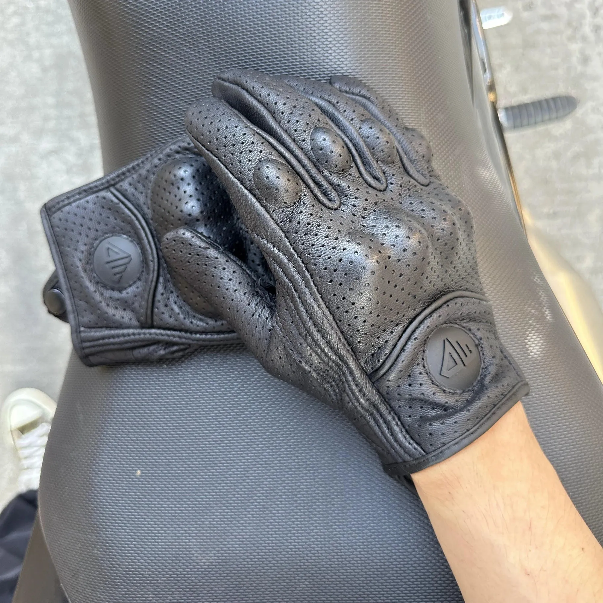 Motorcycle Leather Gloves - Winter Protection