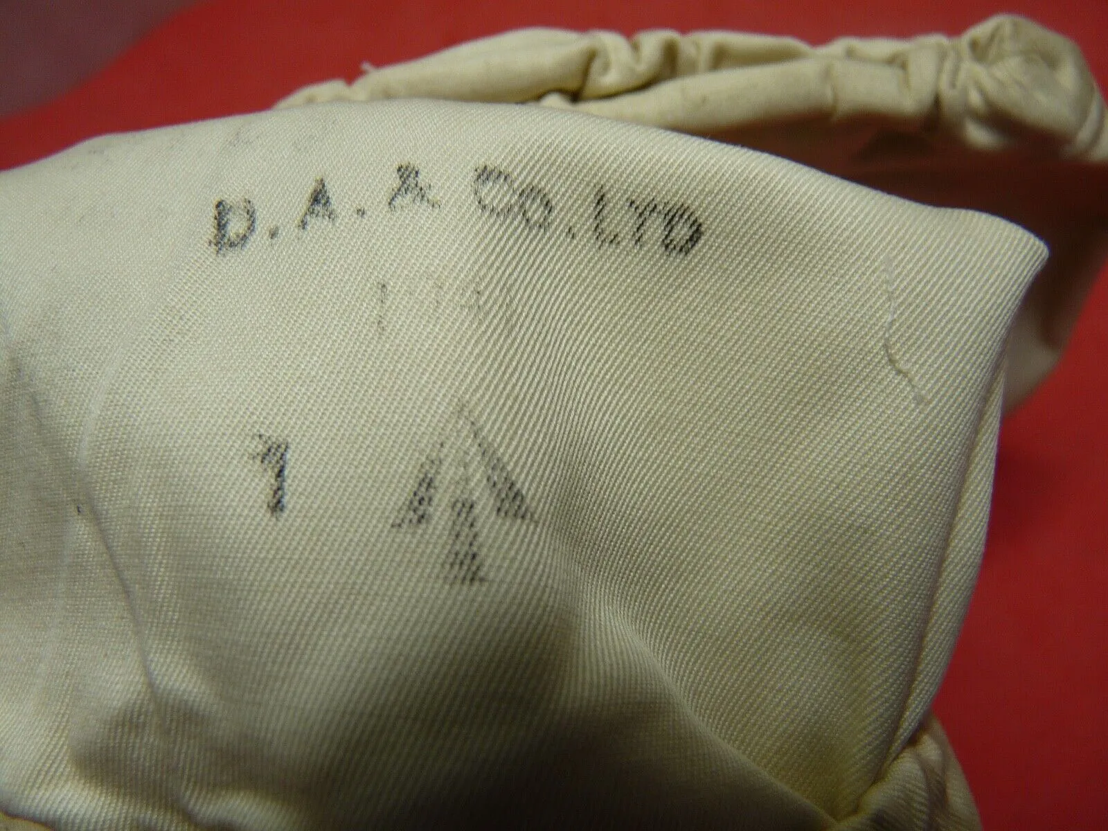 Original WW2 British Army Gunners Winter White Gloves - Dated 1941
