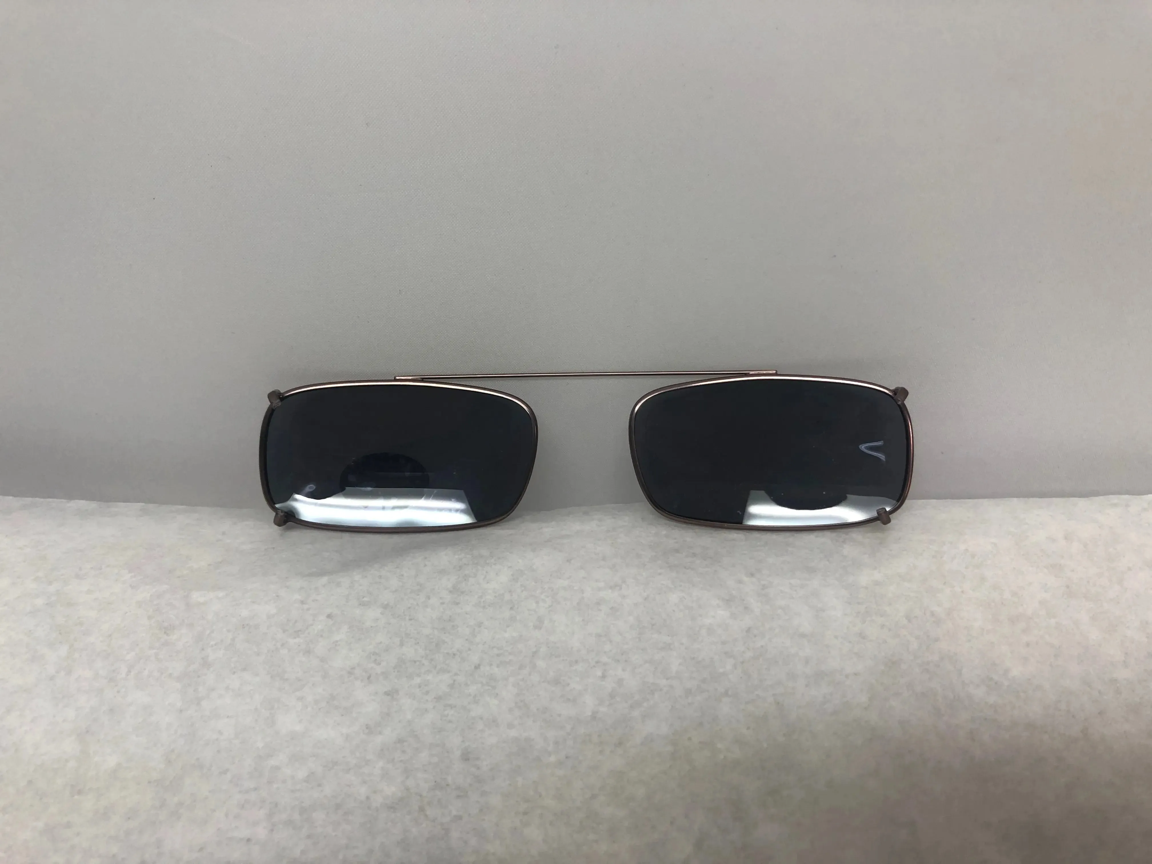 Sun Clip, Low Rect, 52mm Rose Gold Frame Shade Lens | KMOPT-139
