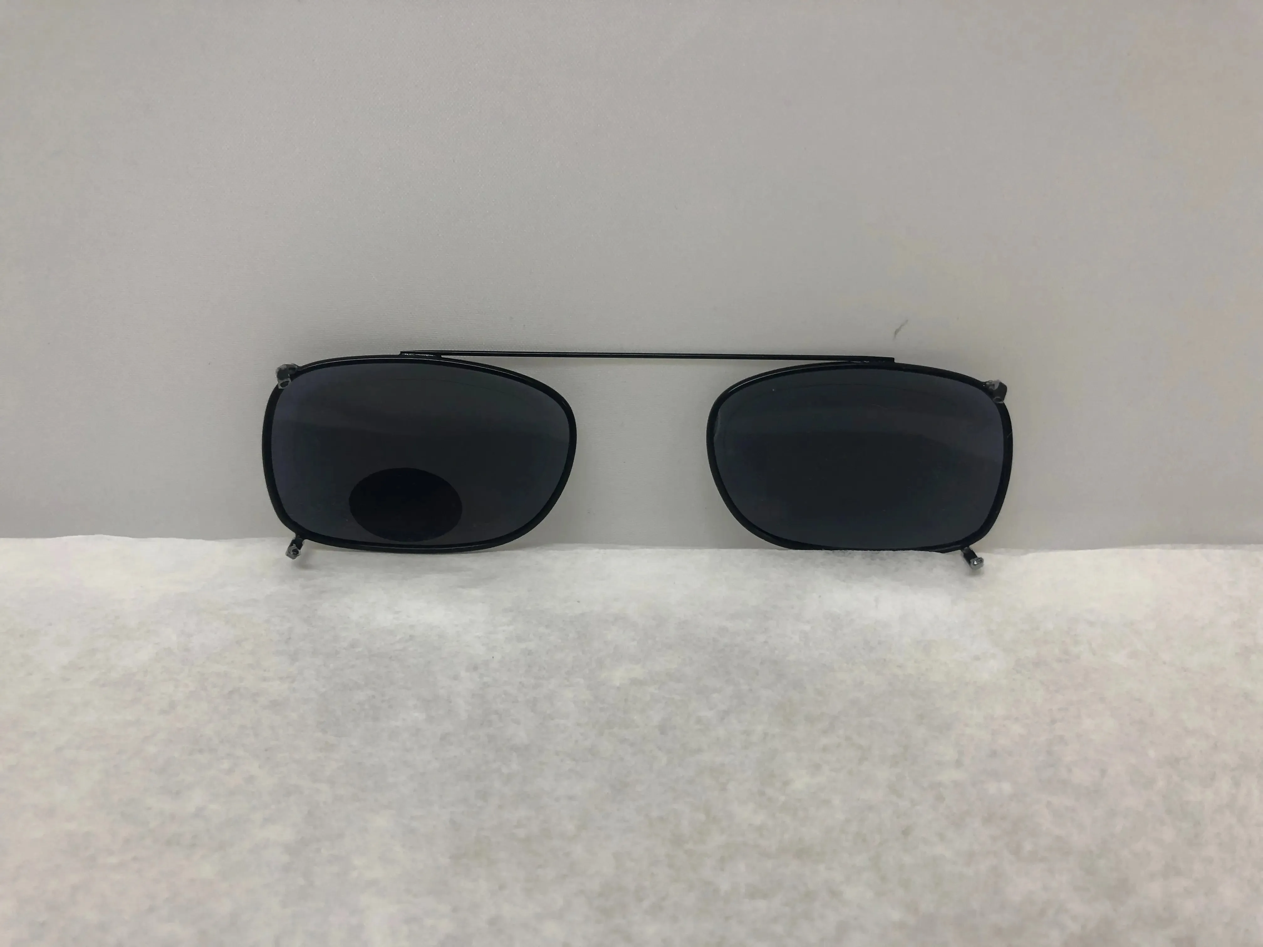 Sun Clip, Rectangle, 46mm Black Frame, Black Shade Lens | KMOPT-141