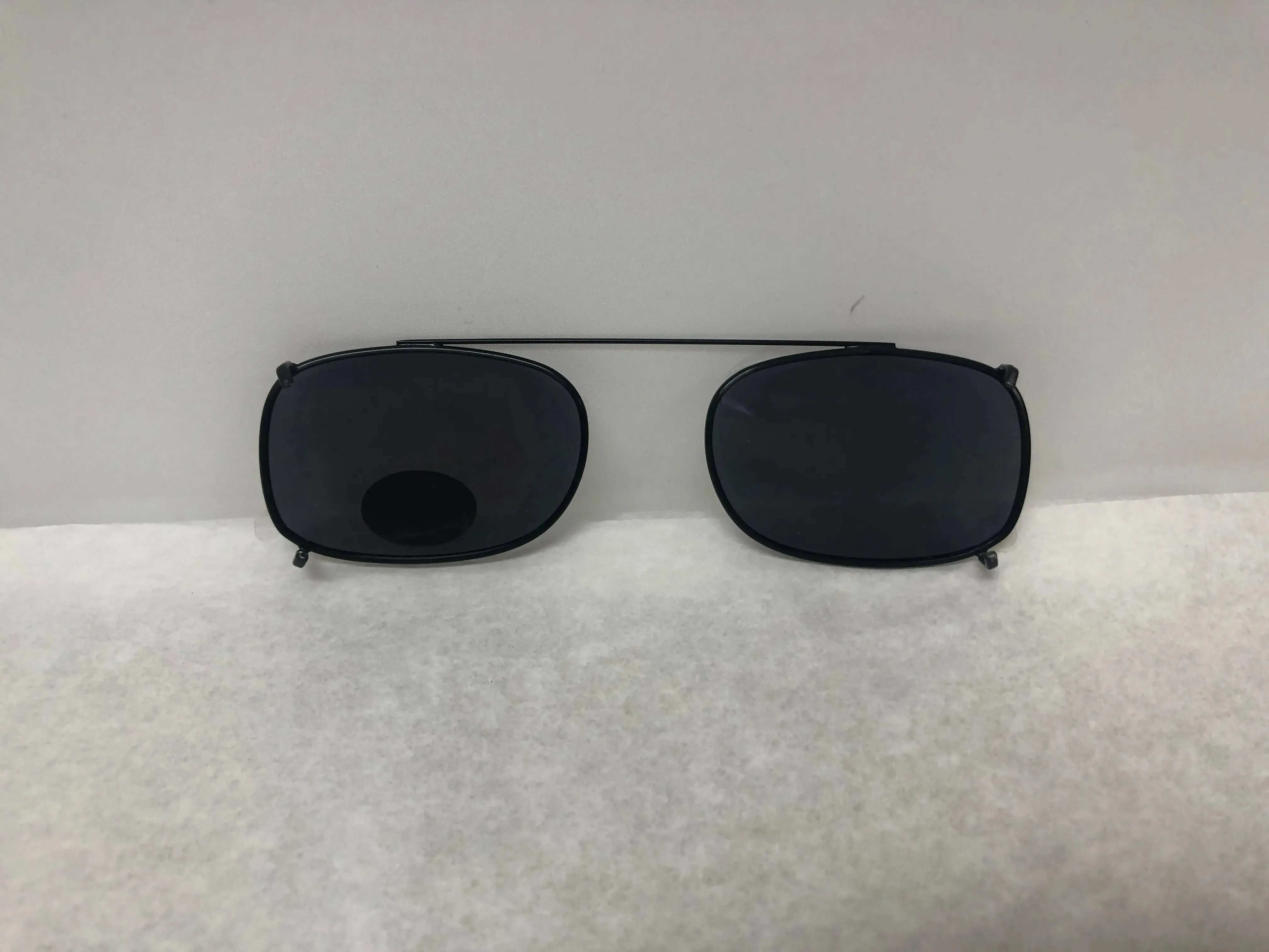 Sun Clip, Rectangle, 48mm Black Frame, Black Shade Lens | KMOPT-142