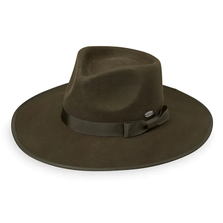 Wallaroo Sloan (in black, olive, or taupe)