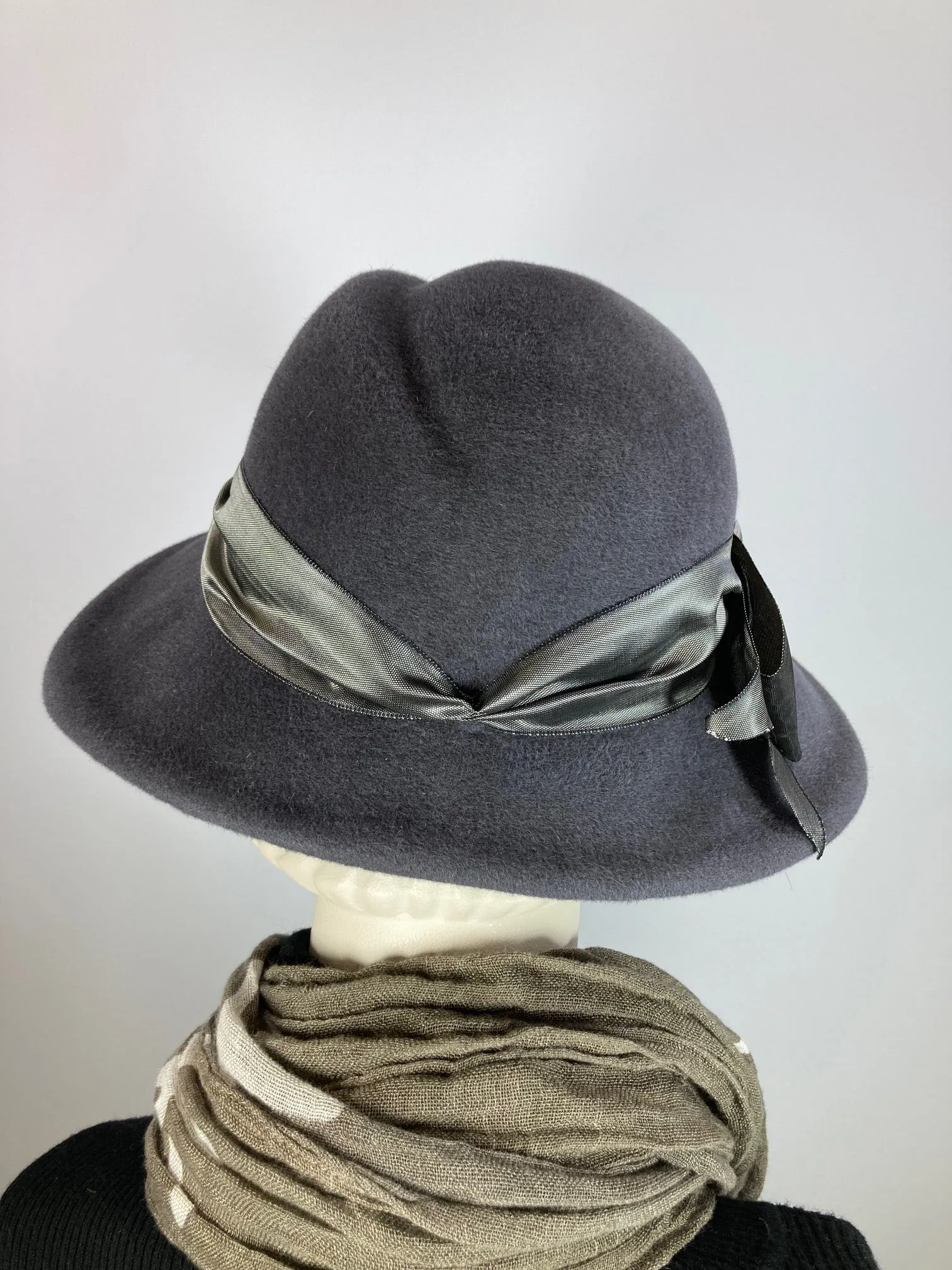 Women's Menswear Warm Wool Felt Hat in Gray for Winter, Ladies Gray Winter Fedora Hat, What a Great Hat.